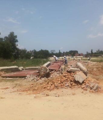 Kongo-Central : polémique autour des démolitions près de la base de Kitona à Maputu PH ILLUS ROKAPI Démolition près de la base Kitona au Congo central