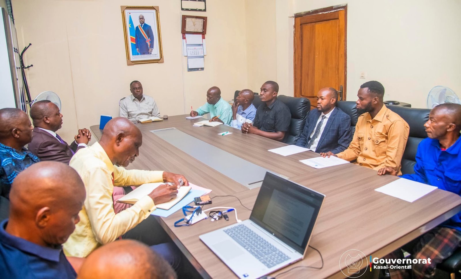 Kasaï Oriental : le Gouverneur préside la rencontre de réhabilitation des trois administrateurs de territoire