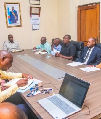 Kasaï Oriental : le Gouverneur préside la rencontre de réhabilitation des trois administrateurs de territoire