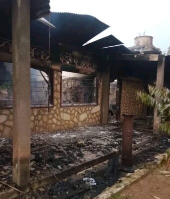 Lomami : Radio Veritas réduite au silence, la cabine d’énergie et le Centre Culturel des Jeunes calcinés, le personnel lance un S.O.S La RADIO Veritas de KABINDA